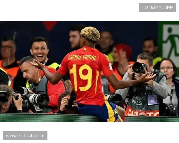 谢尔基替补登场打入首个欧冠进球自豪分享社媒心情